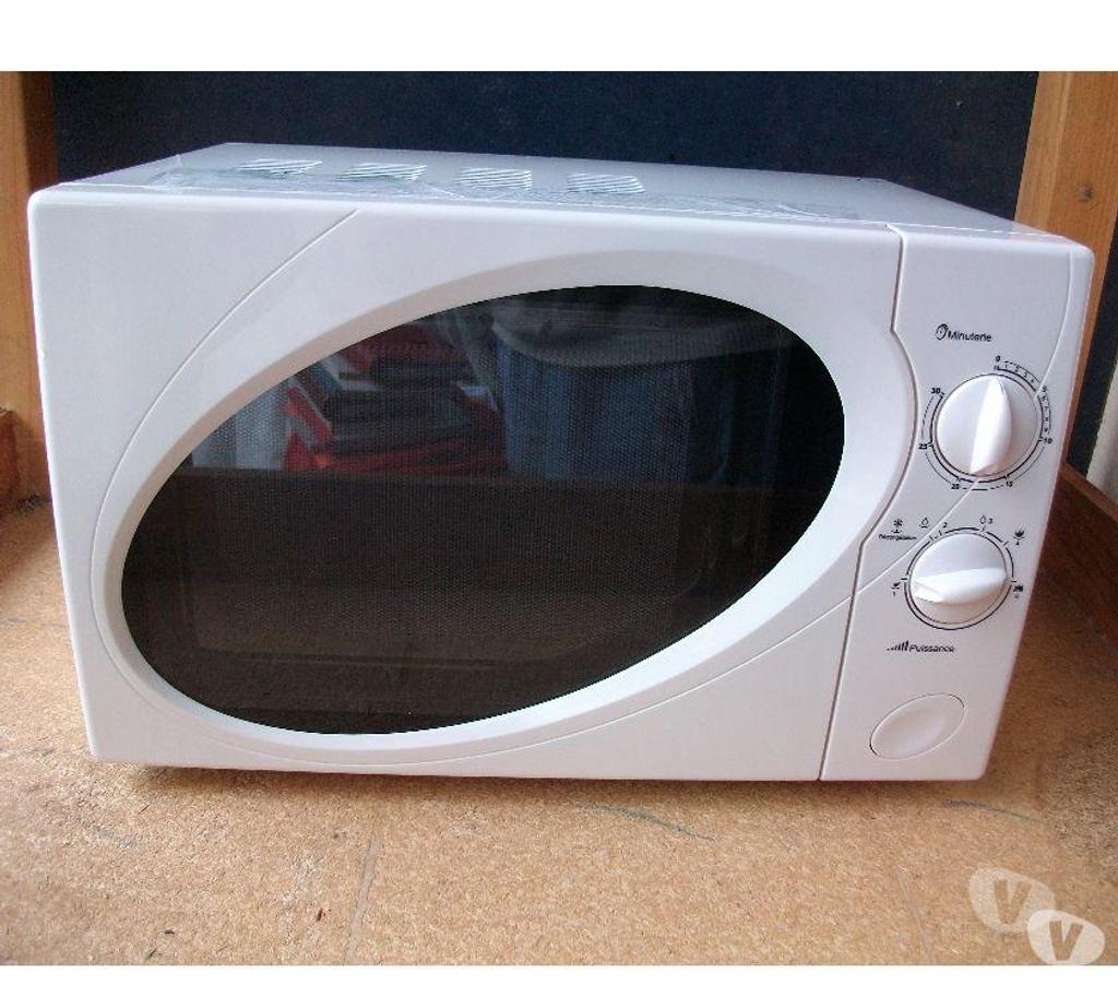 Electroménager occasion Bas-Rhin Bouxwiller - 67330 - Photos Vivastreet FOUR MICRO-ONDES 17 Litres MATHON-Neuf