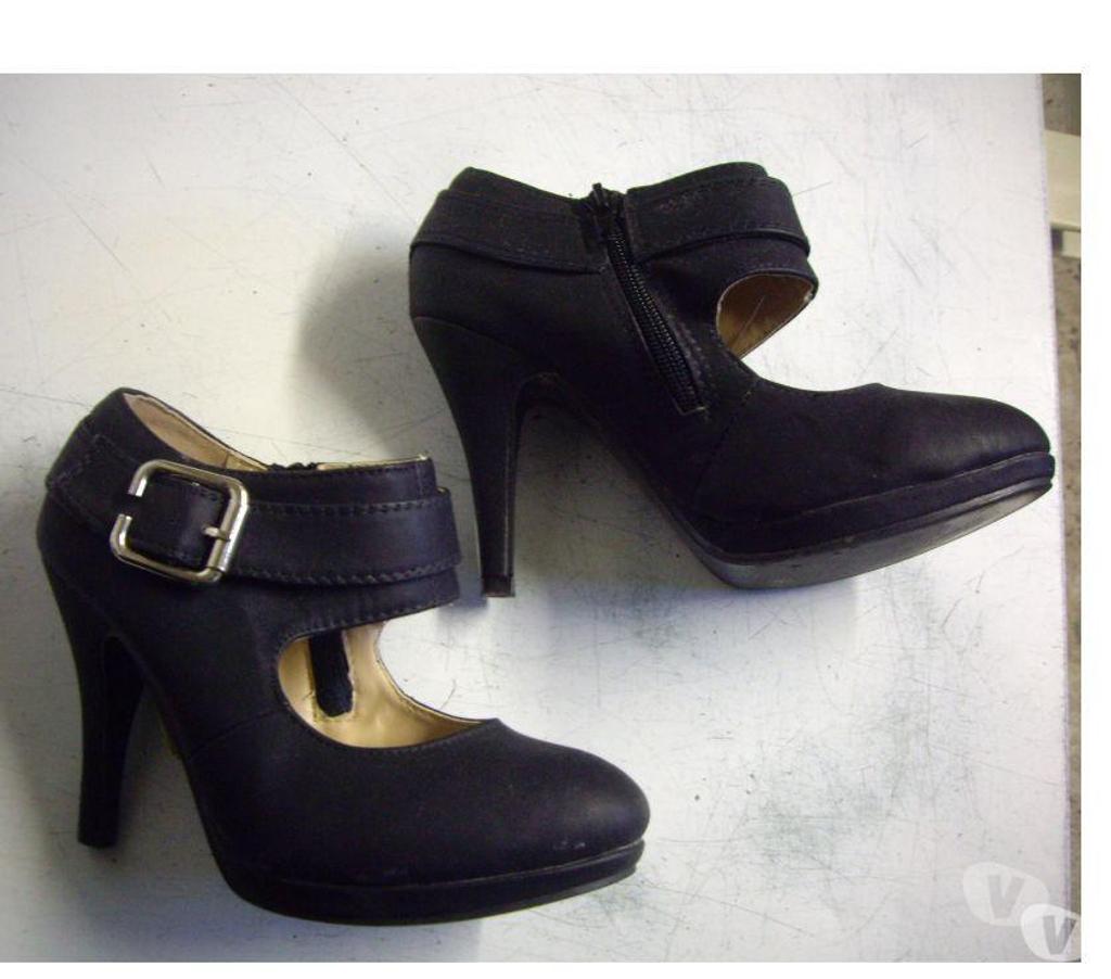 Chaussures Bas-Rhin Bouxwiller - 67330 - Photos Vivastreet Escarpins Noir à boucle talon 10 cm pt 38 à 7 €