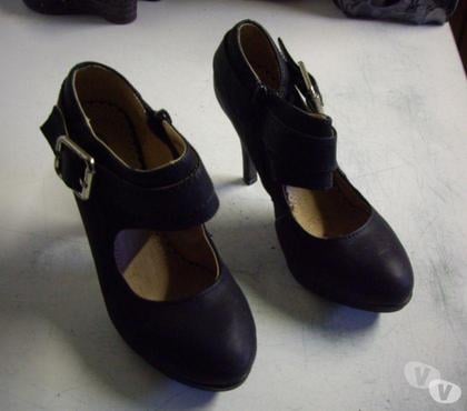 Chaussures Bouxwiller Bas-Rhin - Photos Vivastreet Escarpins Noir à boucle talon 10 cm pt 38 à 7 €