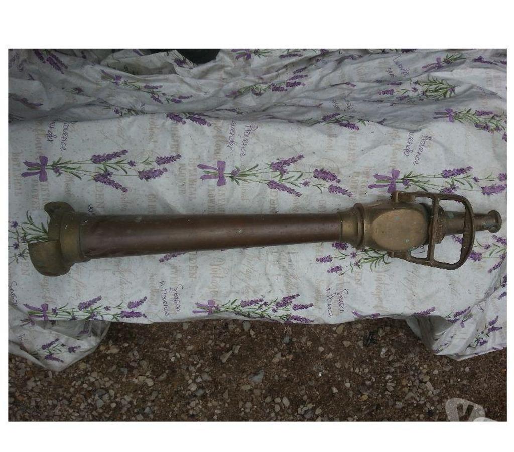 Collection Seine-et-Marne Montceaux les Provins - 77151 - Photos Vivastreet lance de pompier 