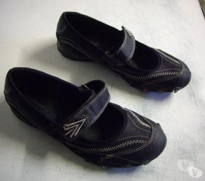 Chaussures Bouxwiller Bas-Rhin - Photos Vivastreet Derbies Noir à scratch pt 37 à 5 €