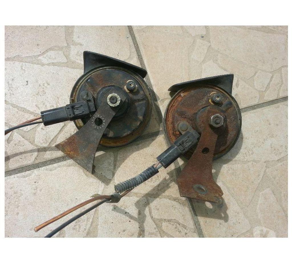 Pièces et services auto Seine-et-Marne Montceaux les Provins - 77151 - Photos Vivastreet klaxon renault espace 3