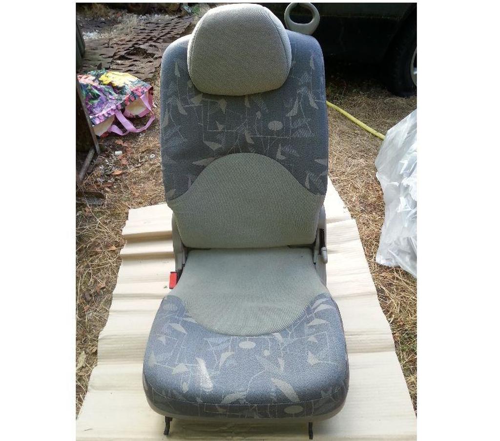 Pièces et services auto Seine-et-Marne Montceaux les Provins - 77151 - Photos Vivastreet siege arriere xsara picasso