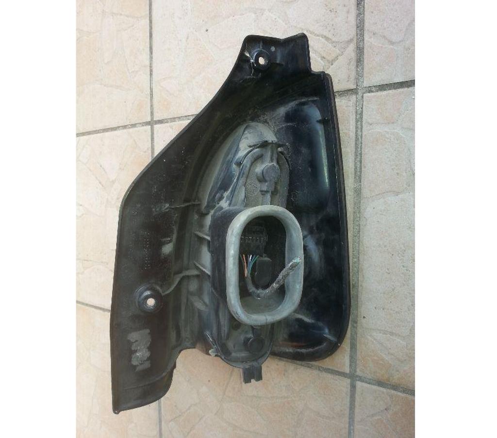 Pièces et services auto Seine-et-Marne Montceaux les Provins - 77151 - Photos Vivastreet feu arrière renault espace 3