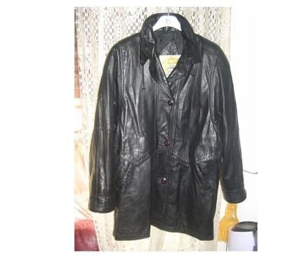 Vêtements occasion Aix en Provence Aix en Provence - Photos Vivastreet VESTE NOIR CUIRE 100 % FEMME MARQUE VERA PELLE TAILLE 40