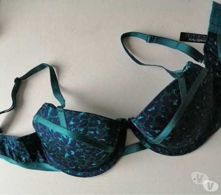 Vêtements occasion Val-d'Oise Bernes sur Oise - 95340 - Photos Vivastreet SUPERBE SOUTIEN GORGE WONDERBRA TAILLE 90B