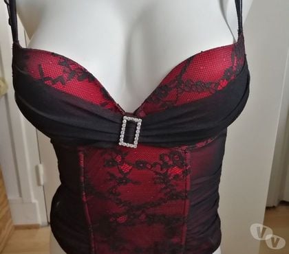 Vêtements occasion Bernes sur Oise Val-d'Oise - Photos Vivastreet SUPERBE GUEPIERE STYLE LUXORIA ROUGE & NOIR TAILLE 85B