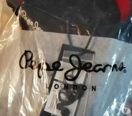 Vêtements occasion Val-d'Oise Bernes sur Oise - 95340 - Photos Vivastreet COLLECTOR : RED BULL RACING COLLECTION OFFICIELLE