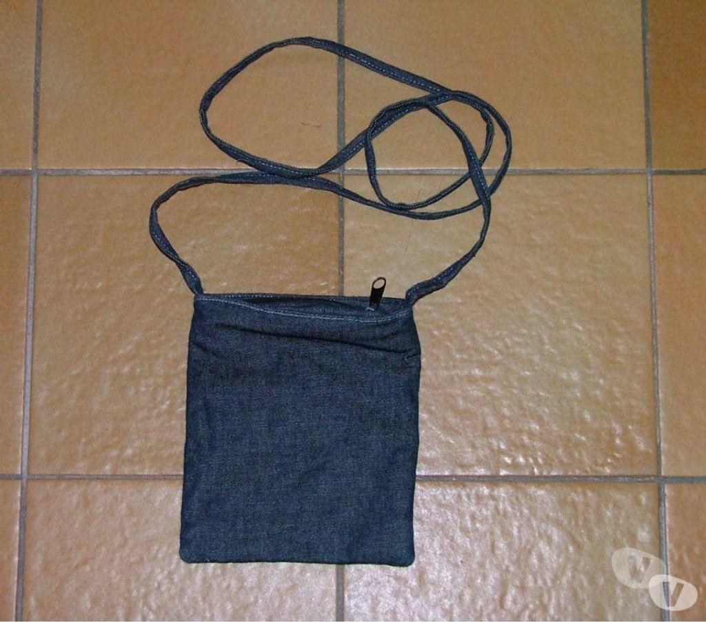 Accessoires - Bagagerie Val-de-Marne Le Kremlin Bicetre - 94270 - Photos Vivastreet Petite pochette plate en jean