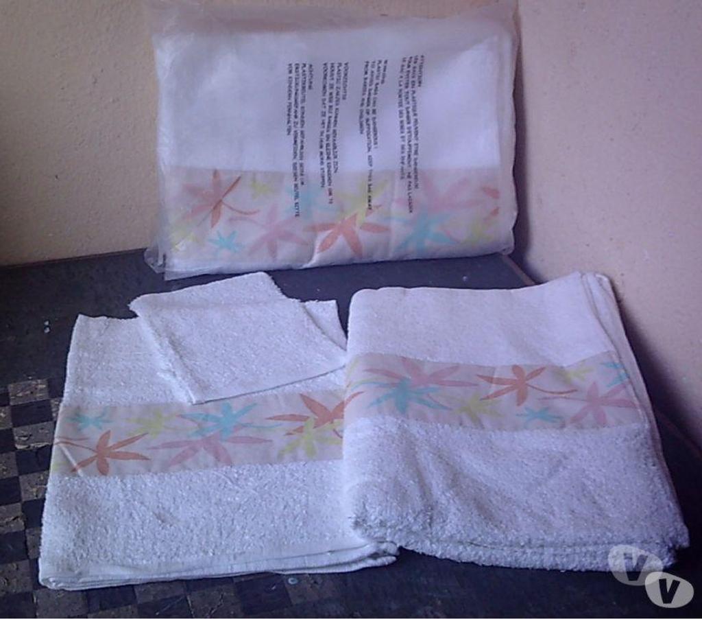 Accessoires - Bagagerie Bas-Rhin Bouxwiller - 67330 - Photos Vivastreet Draps de Bain + Ensemble Eponge Drap de Bain