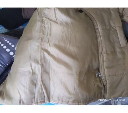 Vêtements occasion Moselle Florange - 57190 - Photos Vivastreet manteau matelassé beige Carla Faustini T 3840