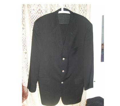 Vêtements occasion Aix en Provence Aix en Provence - Photos Vivastreet COSTUME HOMME NOIR YVES SAINT LAURENT VESTE 56 PANTALON 48