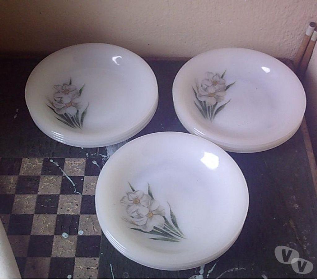 Ameublement & art de la table Bas-Rhin Bouxwiller - 67330 - Photos Vivastreet Lots Assiettes à Dessert, Plates et à Soupe