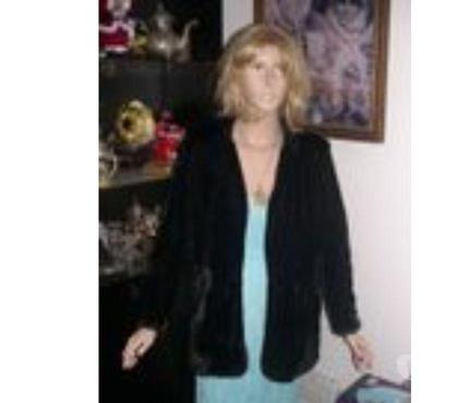 Vêtements Aix en Provence Aix en Provence - Photos Vivastreet VESTE FEMME VELOURS NOIR TAILLE 40