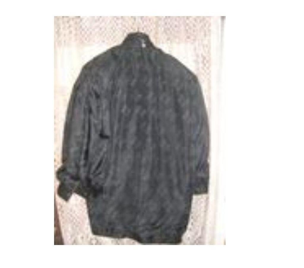 Vêtements occasion Bouches-du-Rhône Aix en Provence - Photos Vivastreet VESTE DAME CUIR VERITABLE VEAU NOIR TAILLE 41