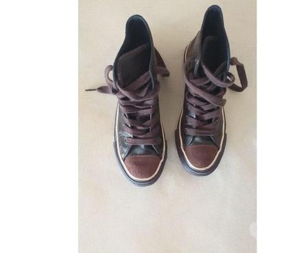 Chaussures et bottes occasion Aix en Provence Aix en Provence - Photos Vivastreet BASKETS CONVERSE ALL STAR CUIR MARRON UNISEXE P 36,5