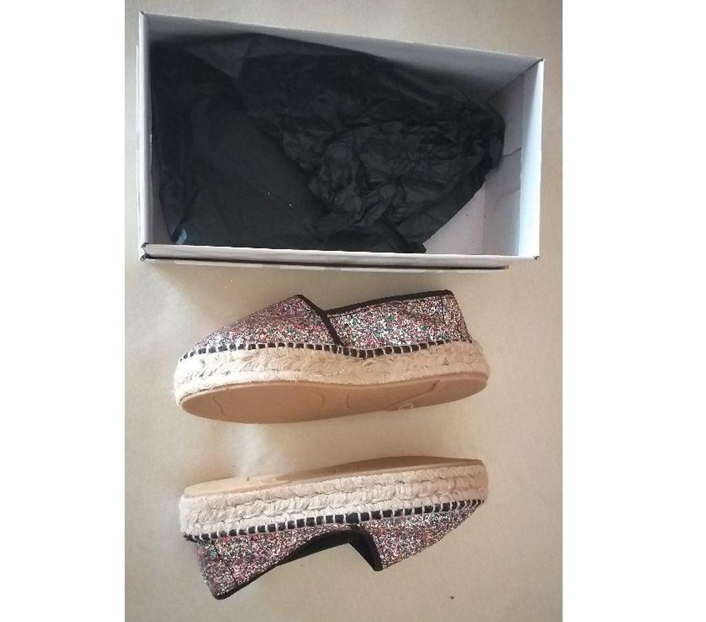 Chaussures Bouches-du-Rhône Aix en Provence - Photos Vivastreet CHAUSSURE FEMME ESPADRILLE EN PAILLETTE LUMINEUX P 38