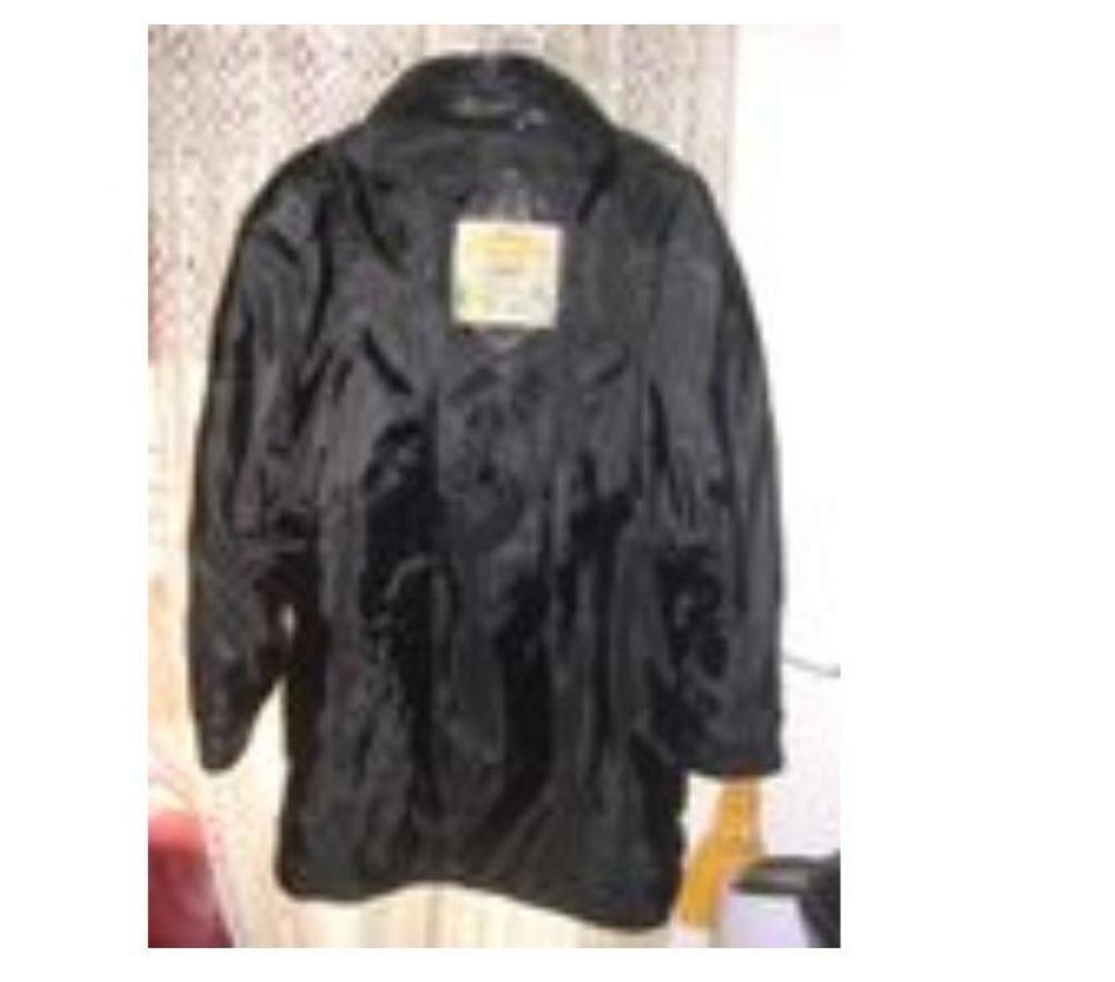 Vêtements occasion Bouches-du-Rhône Aix en Provence - Photos Vivastreet VESTE NOIR CUIR 100 % FEMME MARQUE VERA PELLE TAILLE 40