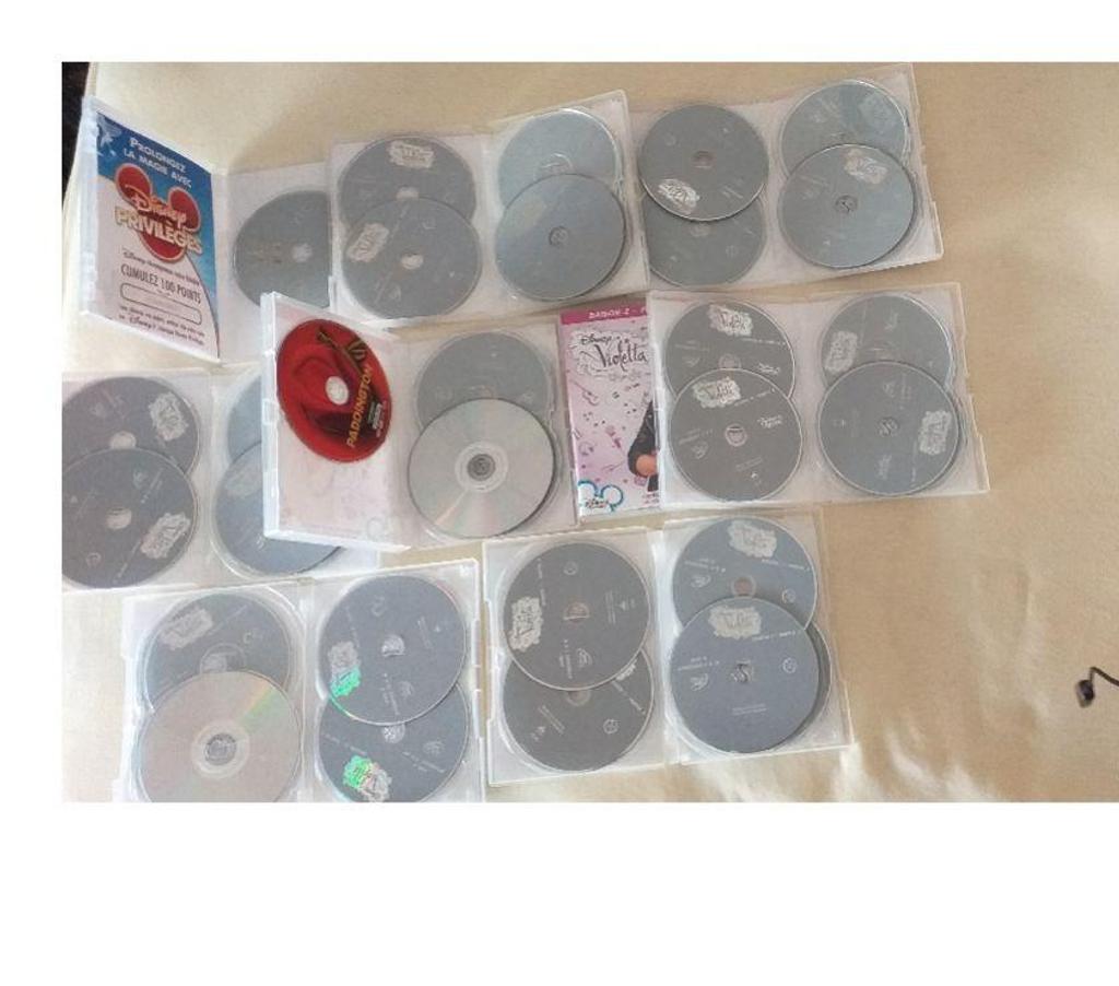 DVD occasion Bouches-du-Rhône Aix en Provence - Photos Vivastreet SERIES VIOLETTA EN DVD MARTINA STOESSEL LA STAR DE DISNEY