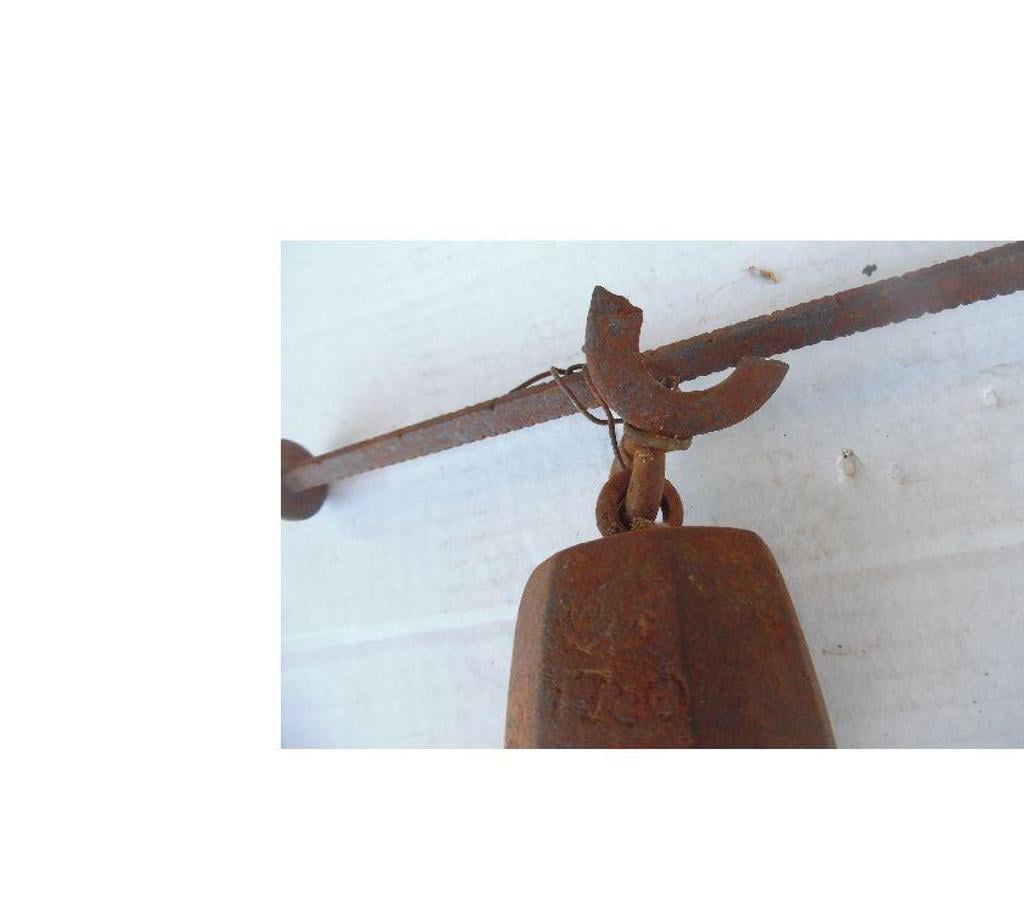  Hérault Castries - 34160 - Photos Vivastreet Balance Romaine à réparer il me semble qu'il y a gravé AH