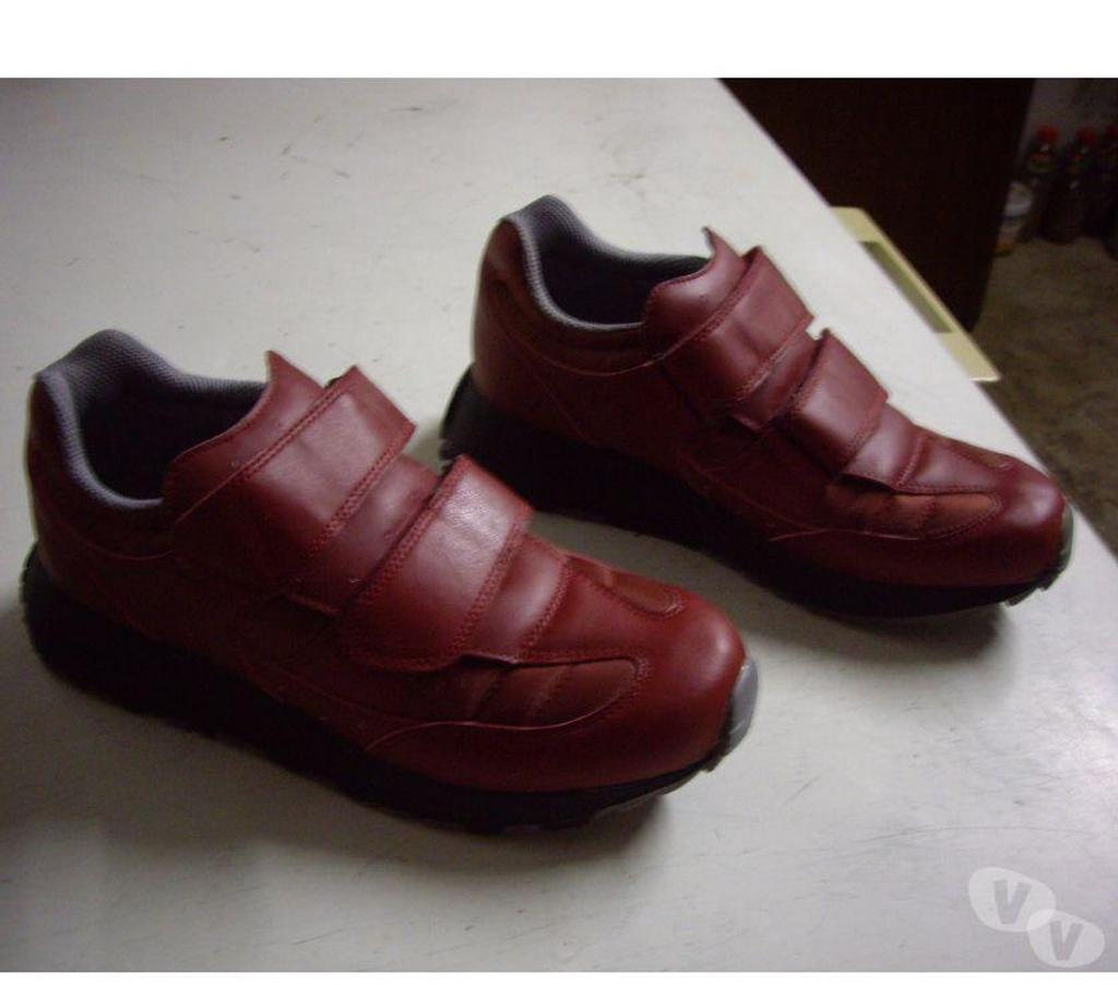 Chaussures Bas-Rhin Bouxwiller - 67330 - Photos Vivastreet Paires de Joggers et Baskets de Ville pointure 38