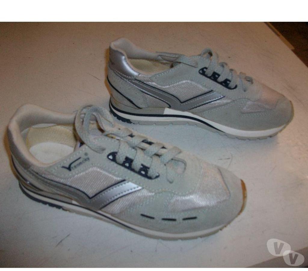 Chaussures Bas-Rhin Bouxwiller - 67330 - Photos Vivastreet Paires de Joggers et Baskets de Ville pointure 38
