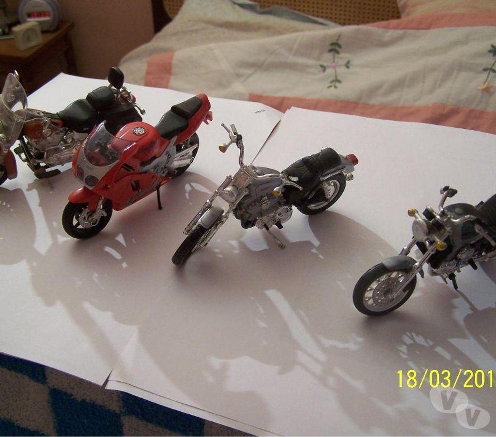 Collection Hauts-de-Seine Issy les Moulineaux - 92130 - Photos Vivastreet LOT DE 15 MOTOS MINIATURES DE COLLECTION