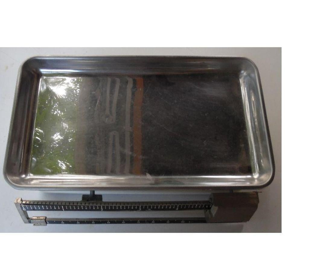 Ameublement & art de la table Hérault Castries - 34160 - Photos Vivastreet Jolie petite balance de cuisine vintage TESTUT en bon état