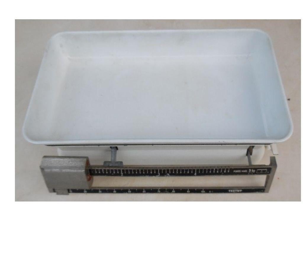 Ameublement & art de la table Hérault Castries - 34160 - Photos Vivastreet Jolie petite balance de cuisine vintage TESTUT en bon état