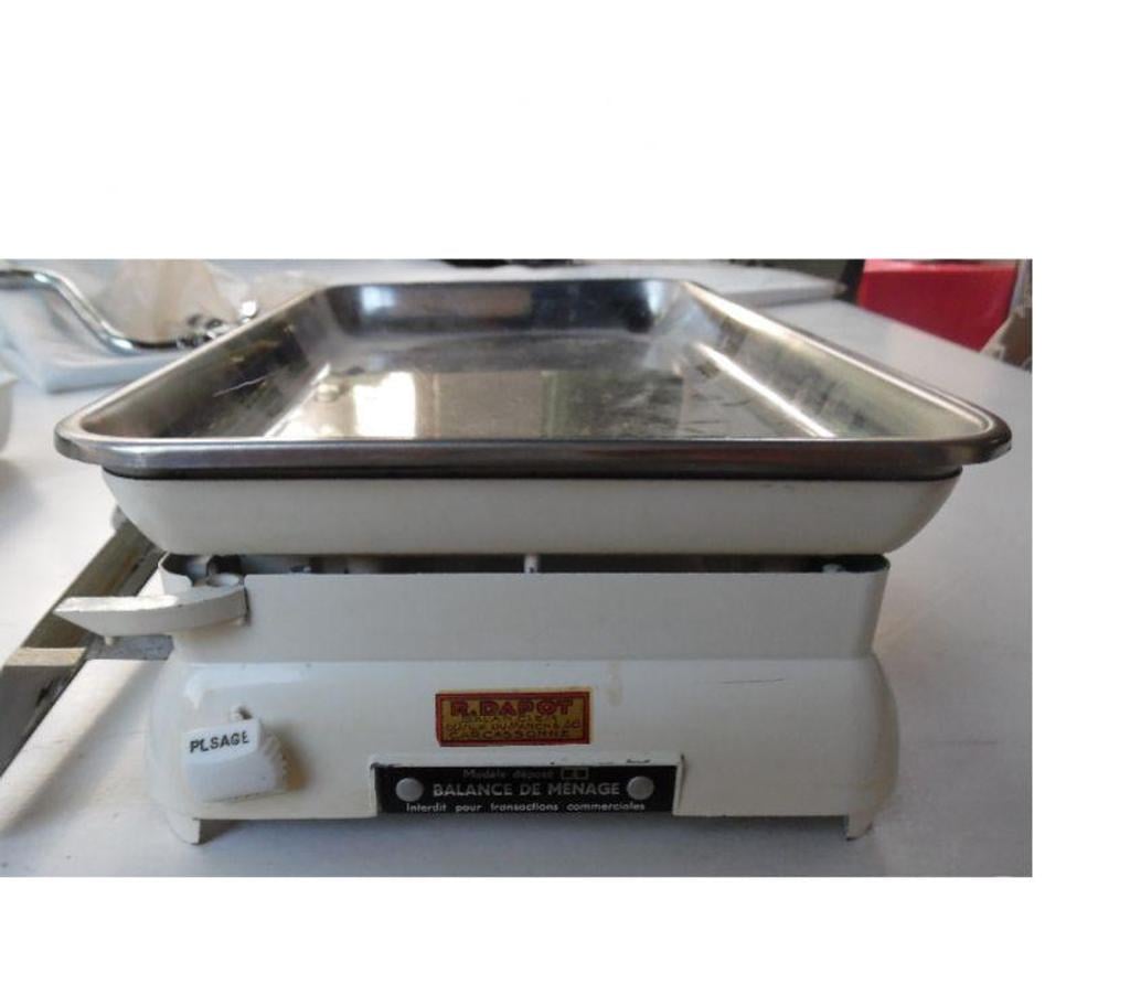 Ameublement & art de la table Hérault Castries - 34160 - Photos Vivastreet Jolie petite balance de cuisine vintage TESTUT en bon état