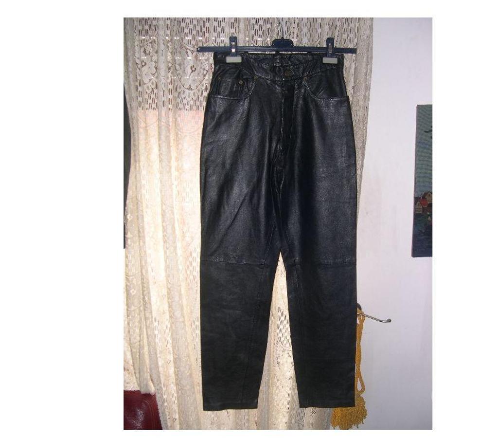 Vêtements occasion Bouches-du-Rhône Aix en Provence - Photos Vivastreet LOT VESTES ET PANTALONS CUIRS 100 % FEMME TAILLES 42 – 38 