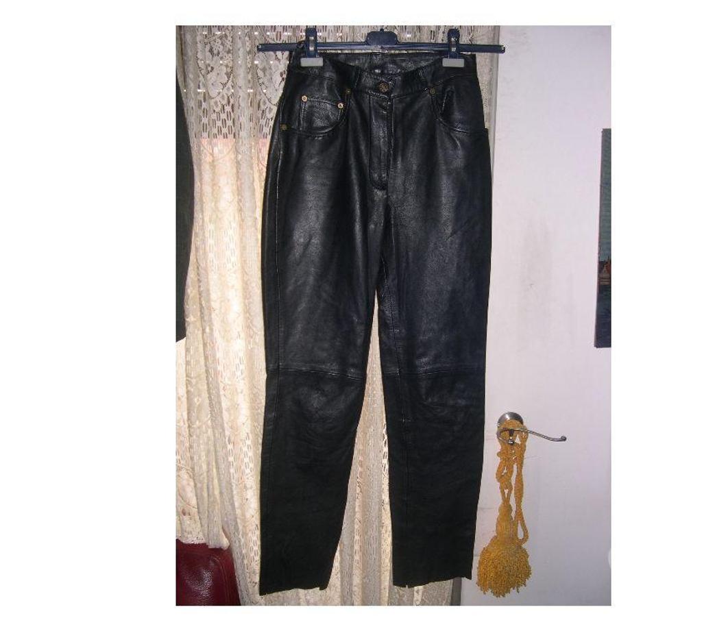 Vêtements occasion Bouches-du-Rhône Aix en Provence - Photos Vivastreet ENSEMBLE TAILLEUR FEMME 100 % CUIR NOIR VESTE PANTALON 38 