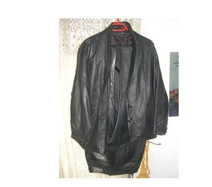 Vêtements occasion Aix en Provence Aix en Provence - Photos Vivastreet ENSEMBLE TAILLEUR FEMME 100 % CUIR NOIR VESTE PANTALON 38