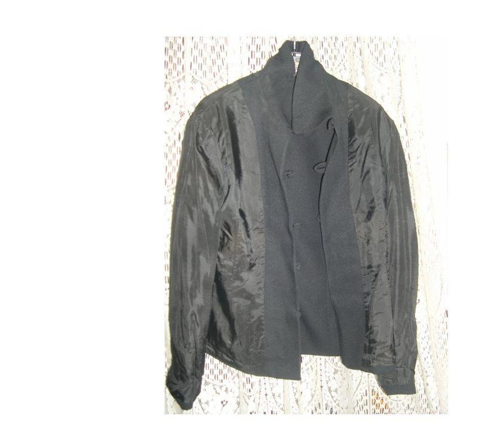 Vêtements occasion Bouches-du-Rhône Aix en Provence - Photos Vivastreet VESTE FEMME NOIR MARQUE KOOKAÏ TAILLE 38 