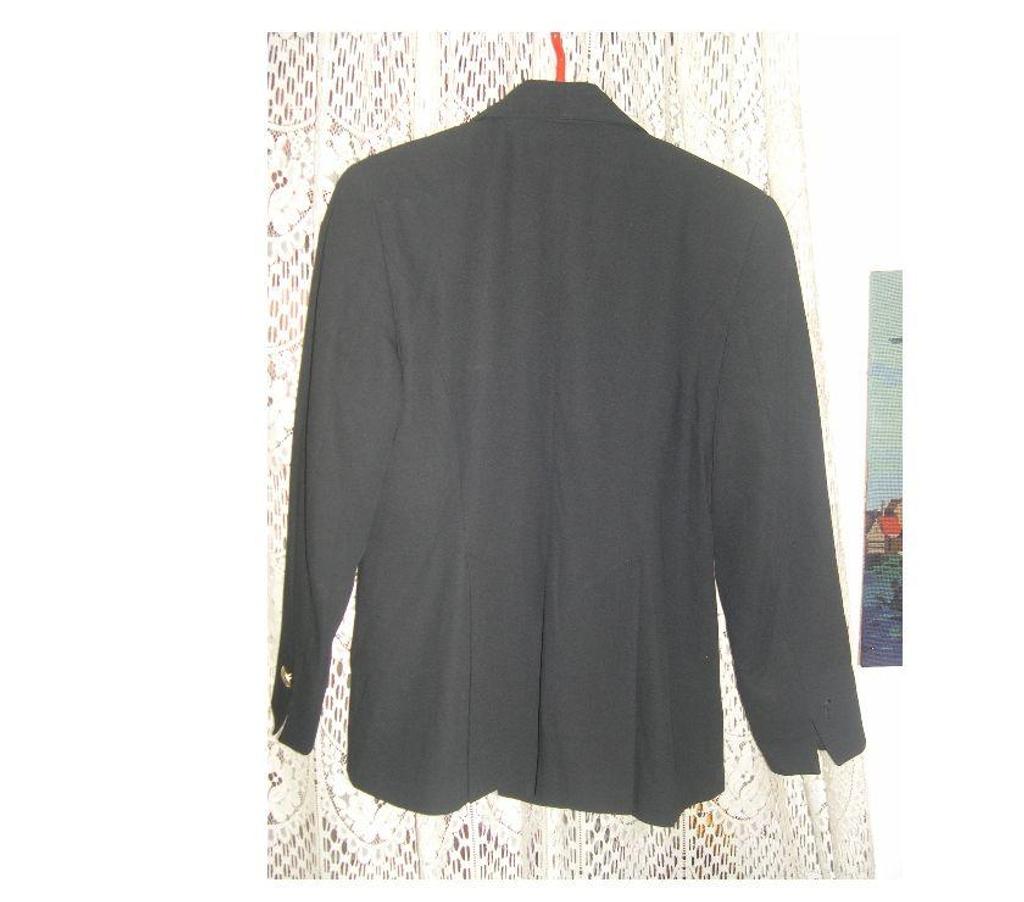 Vêtements occasion Bouches-du-Rhône Aix en Provence - Photos Vivastreet VESTE FEMME NOIR BETTY BARCLAY TAILLE 38 BOUTON DORE 