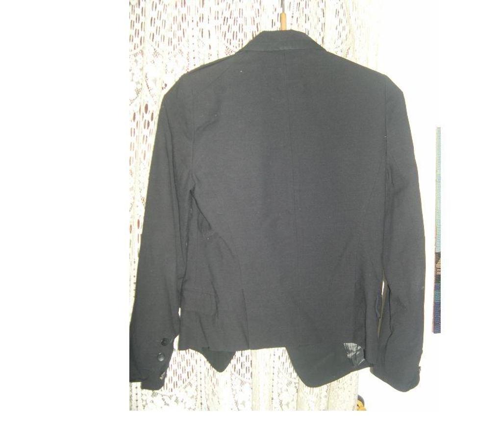 Vêtements occasion Bouches-du-Rhône Aix en Provence - Photos Vivastreet VESTE FEMME NOIR TAILLE 36 COMPTOIR DES COTONNIERS