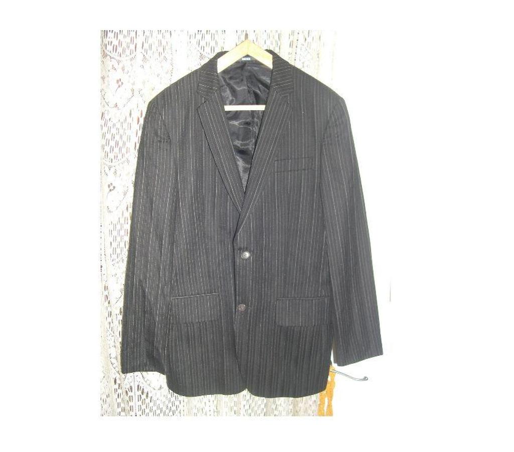 Vêtements occasion Bouches-du-Rhône Aix en Provence - Photos Vivastreet COSTUME GRIS FONCE A RAYURES EN LAINE VESTE 44 PANTALON