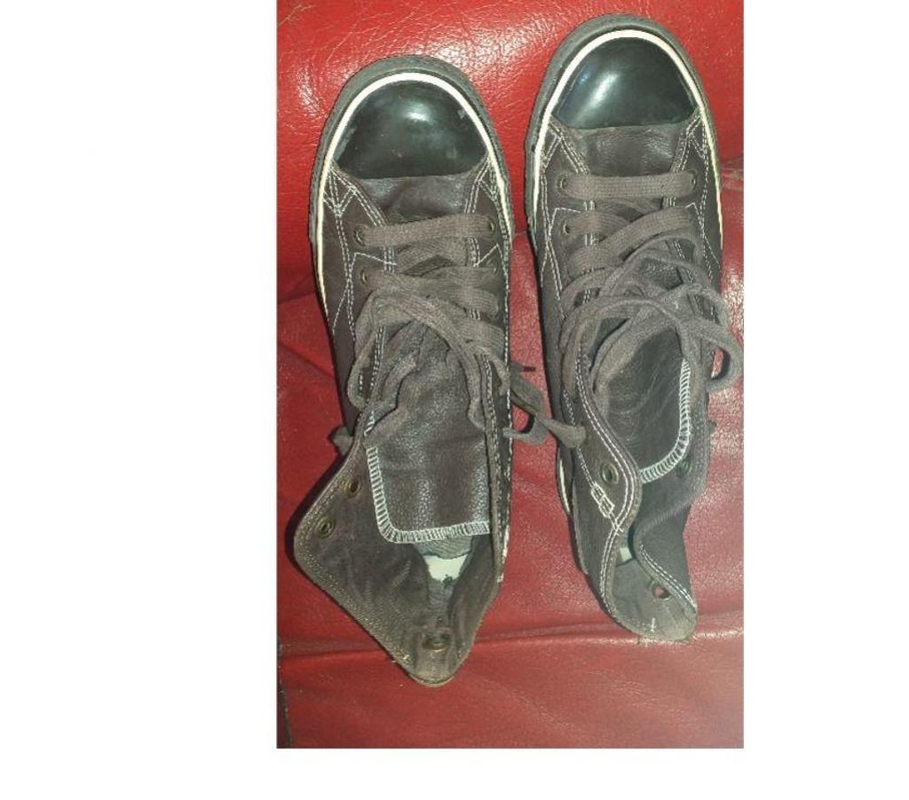 Chaussures Bouches-du-Rhône Aix en Provence - Photos Vivastreet CHAUSSURES HAUTE HOMME CONVERSE ALL STAR POINTURE 43 C