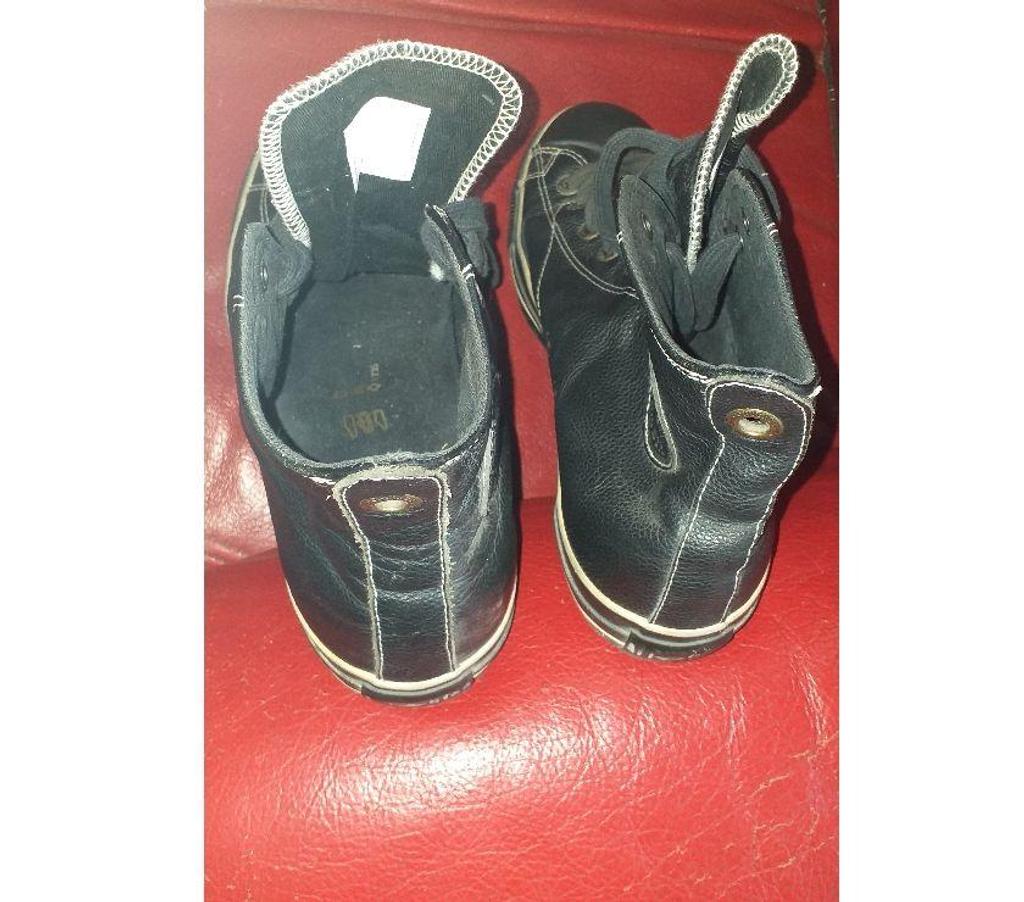 Chaussures Bouches-du-Rhône Aix en Provence - Photos Vivastreet CHAUSSURES HAUTE HOMME CONVERSE ALL STAR POINTURE 43 