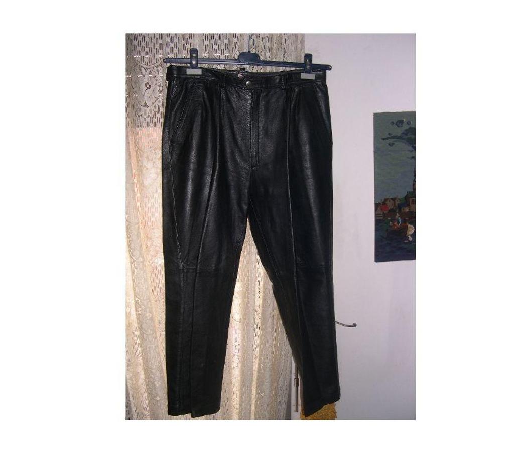 Vêtements occasion Bouches-du-Rhône Aix en Provence - Photos Vivastreet VESTES ET PANTALONS CUIRS 100 % FEMME TAILLES 43 44
