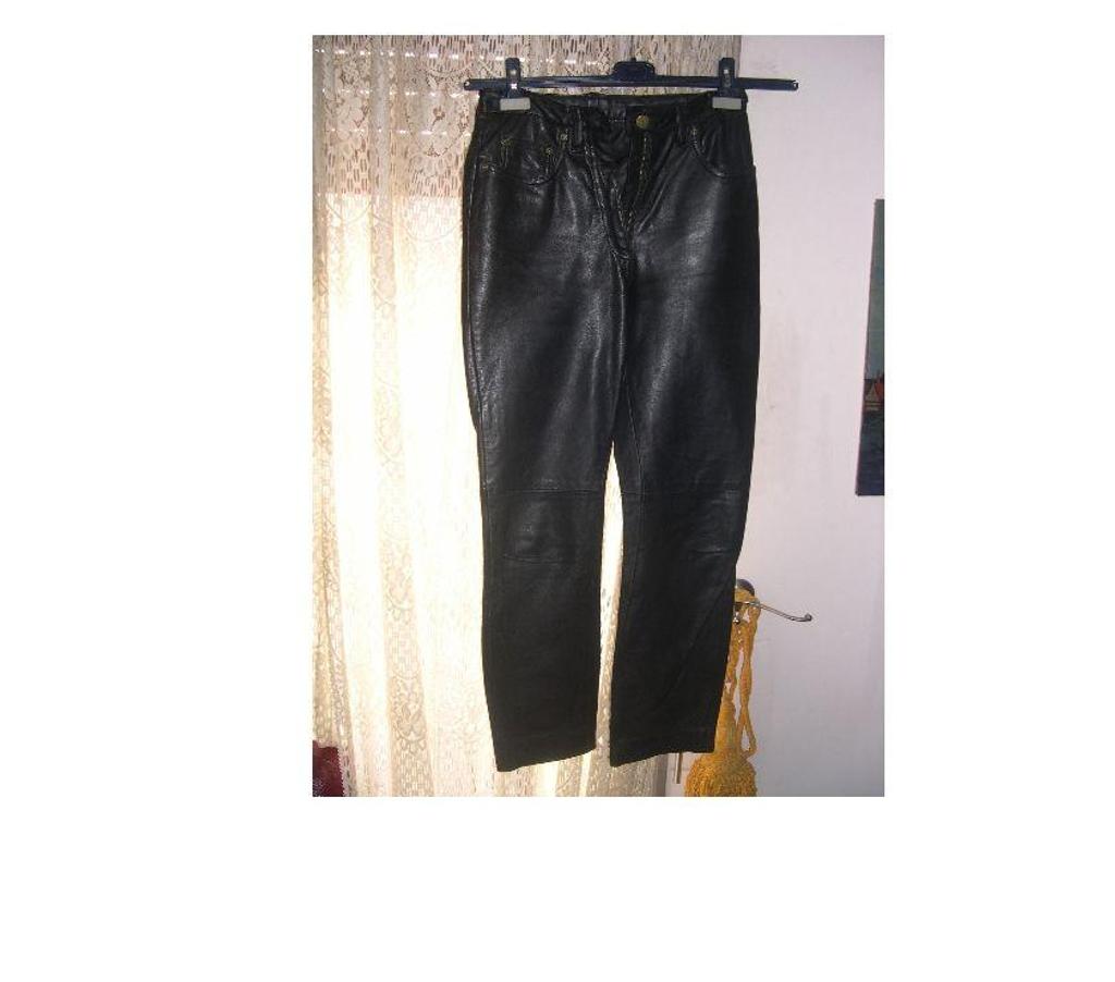 Vêtements occasion Bouches-du-Rhône Aix en Provence - Photos Vivastreet VESTES ET PANTALONS CUIRS 100 % FEMME TAILLES 38 40