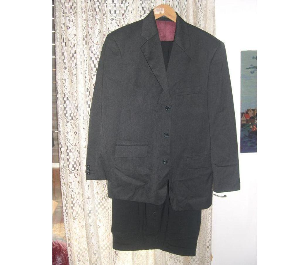 Vêtements occasion Bouches-du-Rhône Aix en Provence - Photos Vivastreet ENSEMBLE VESTE PANTALON MARQUE BRICE TAILLE 48