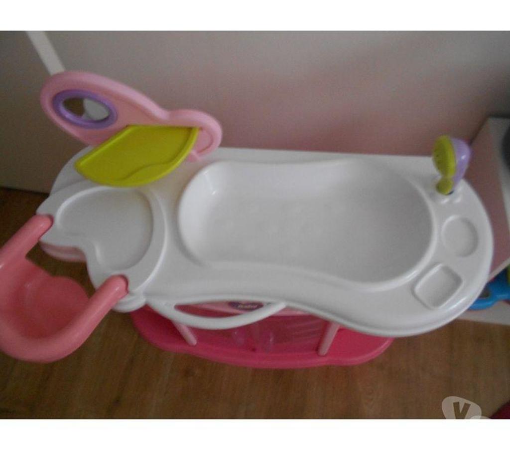 Jeux - Jouets Marne Courcy - 51220 - Photos Vivastreet Baignoire poupée + siege et armoire