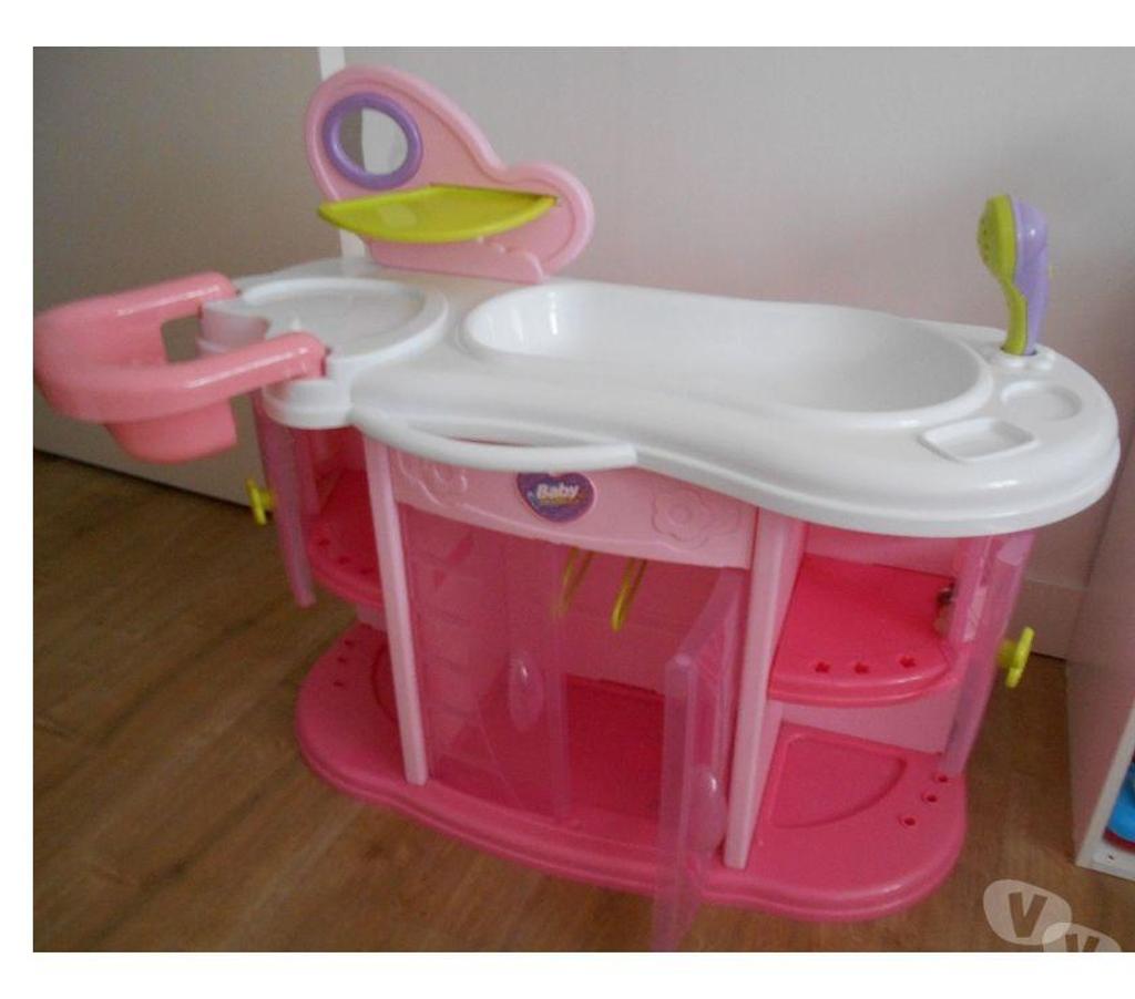 Jeux - Jouets Marne Courcy - 51220 - Photos Vivastreet Baignoire poupée + siege et armoire