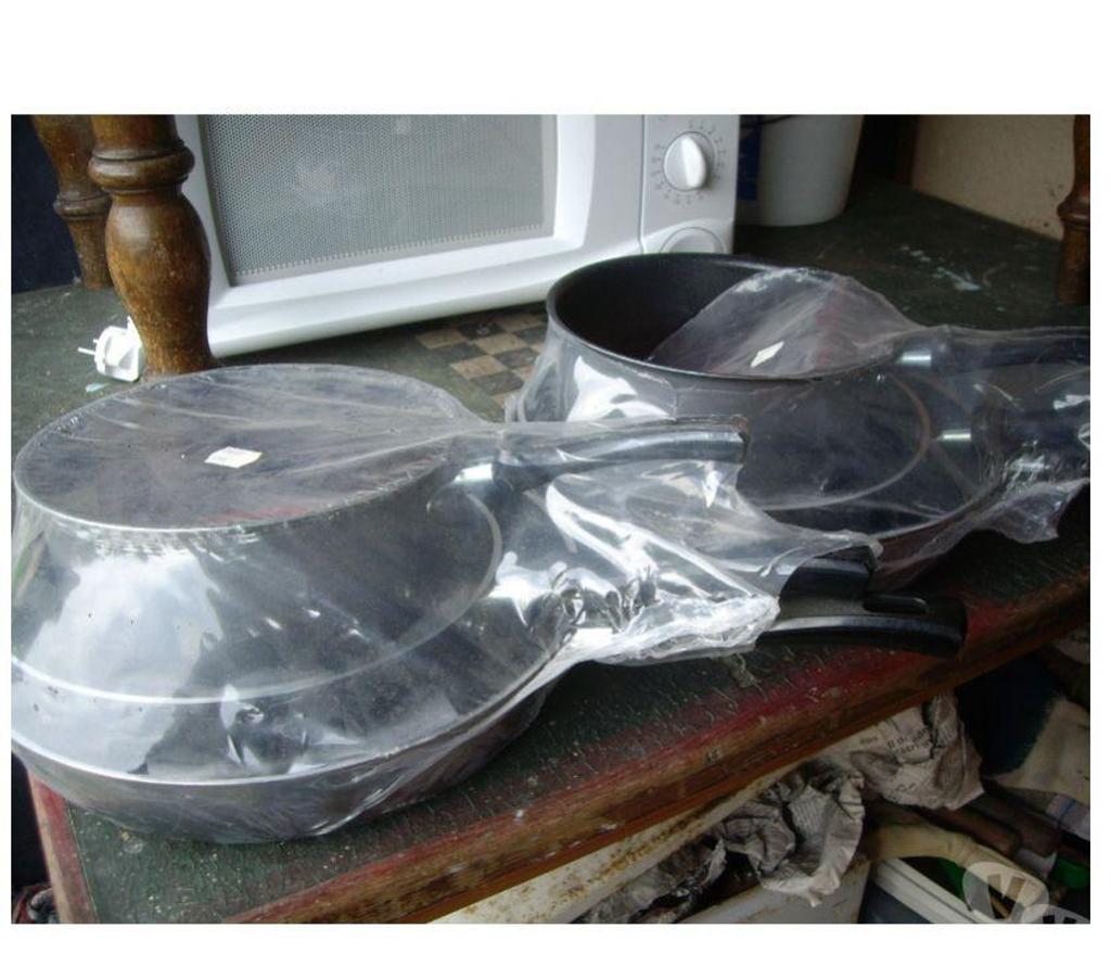 Ameublement & art de la table Bas-Rhin Bouxwiller - 67330 - Photos Vivastreet Sets divers de Casseroles, Poêles, Sauteuse....