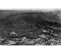 Moyenmoutier vue semi-aérienne, N&B argentique,27x45, 1957