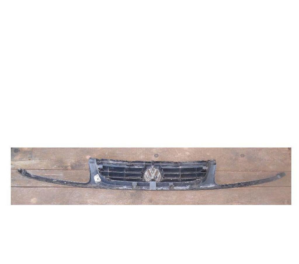 Pièces et services auto Hérault Castries - 34160 - Photos Vivastreet Calandre impeccable pour VW Polo 3 de 1994-2002 