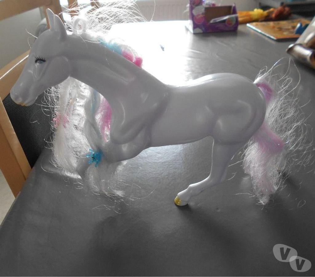 Jeux - Jouets Marne Courcy - 51220 - Photos Vivastreet cheval blanc