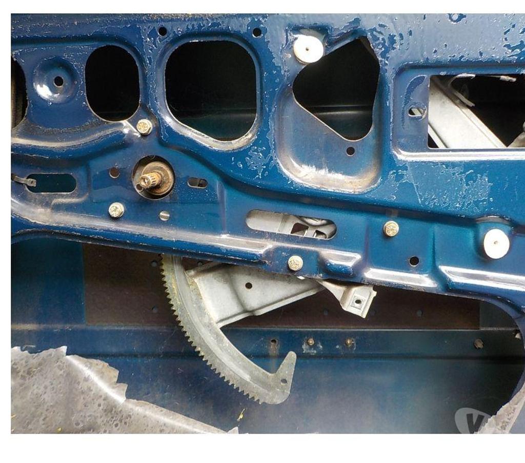 Pièces et services auto Pyrénées-Orientales Perpignan - Photos Vivastreet mecanisme leve vitre manuel portes avant bmw e30 phase 2