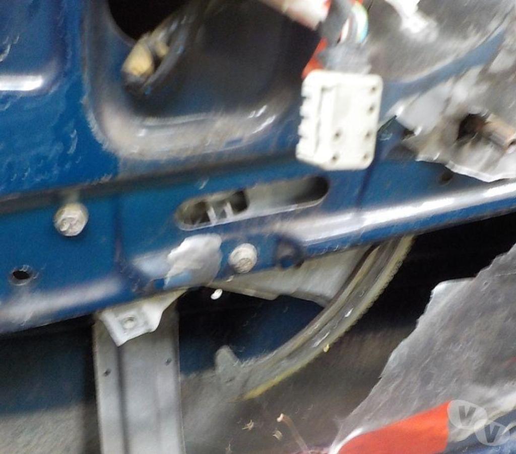 Pièces et services auto Pyrénées-Orientales Perpignan - Photos Vivastreet mecanisme leve vitre manuel portes avant bmw e30 phase 2